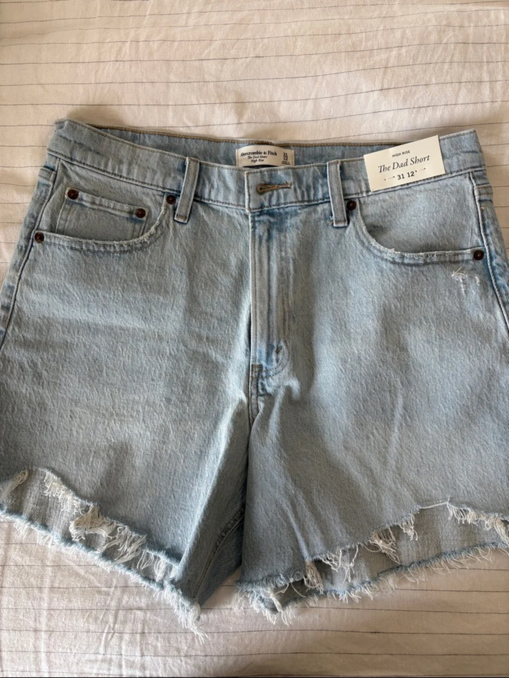 NWT Abercrombie High Rise Dad Short 31/12 - Picture 1 of 4